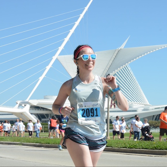 Meet your Posher, Katie - Picture 2 of 3